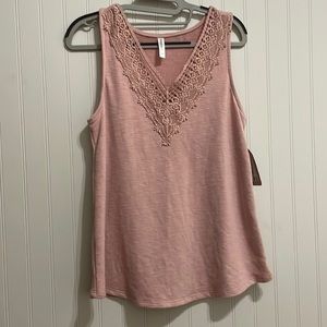 Emerald Pink Sage Lace Sleeveless Tank in size Small